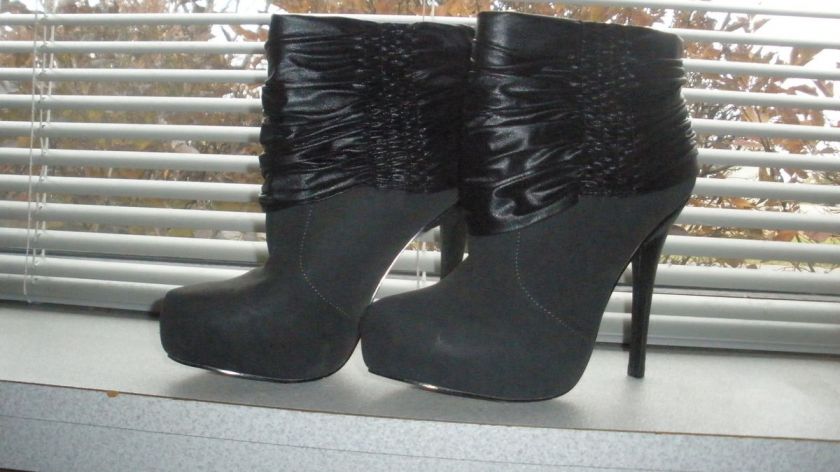 NIB  JLO by Jennifer Lopez Black/Grey Ankle Ruched Platform Stylish 