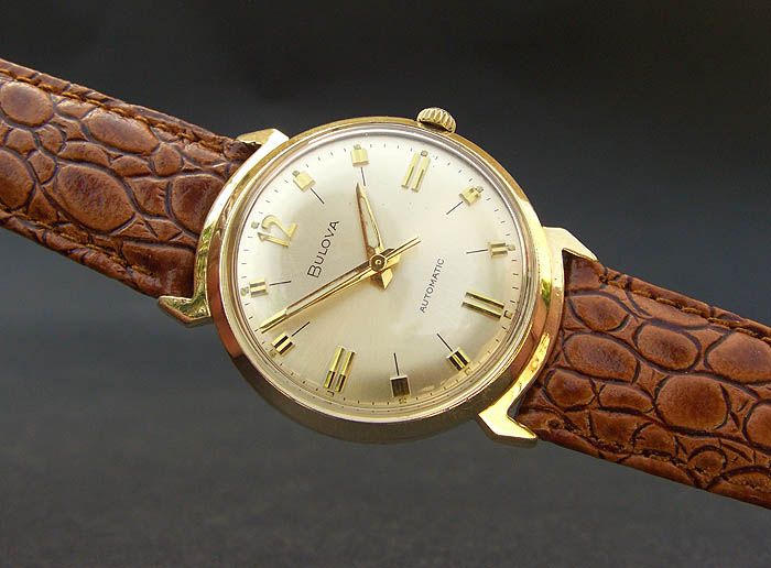 1968 Vintage BULOVA AUTOMATIC 11ALAC 17J MEN SWISS FANCY MODERN LUGS 