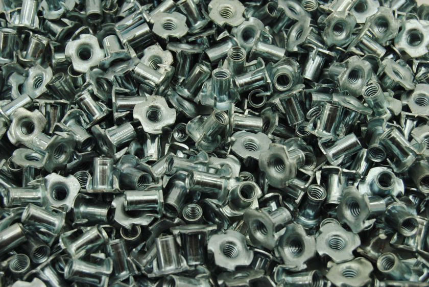 1000) Zinc Plated 1/4 20 x 5/8 Tee Nuts 4 Prong Wood  