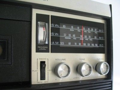 AIWA TPR 101 MW/SW1/SW2 SHORTWAVE RADIO RECEIVER / CASSETTE TAPE 