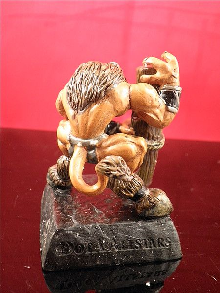 WARCRAFT DOTA ALLSTARS Raigor Stonehoof figurine  