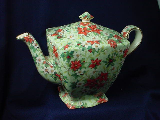 ROYAL WINTON CHRISTMAS CHINTZ TEAPOT dated 1995  