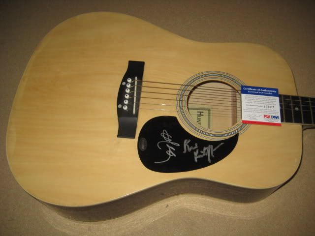 WILLIE NELSON SIGNED GUITAR KRIS KRISTOFFERSON X2 PSA  