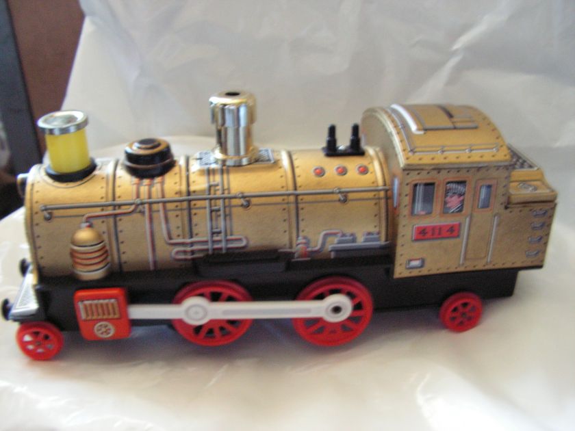 MASUDAYA CONTINENTAL GOLD LOCOMOTIVE TIN TOY TOLE 60/70  