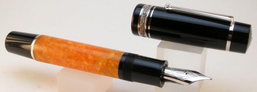 Delta Dolce Vita Oversize Orange/Black Fountain Pen   F  