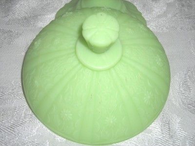 Fenton 9185 Lime Sherbet Paneled Daisy Candy Box W/ Lid  