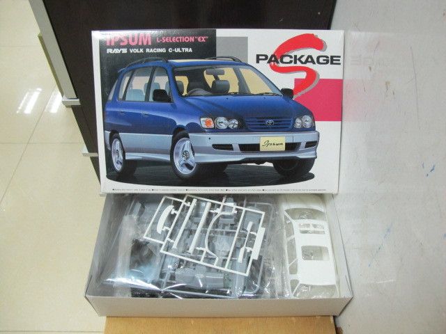 Toyota Ipsum Picnic EX MPV 1/24 model kit Aoshima  