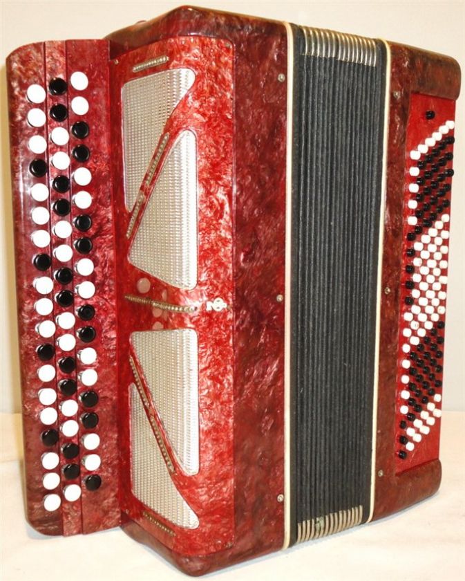   Button CHROMATIC ACCORDION BAYAN ERA 120 bass. Excellent sound  