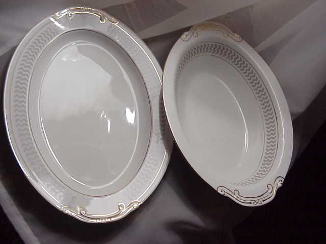 VINTAGE SUMMIT FINE CHINA JAPAN OVAL BOWL & PLATTER  