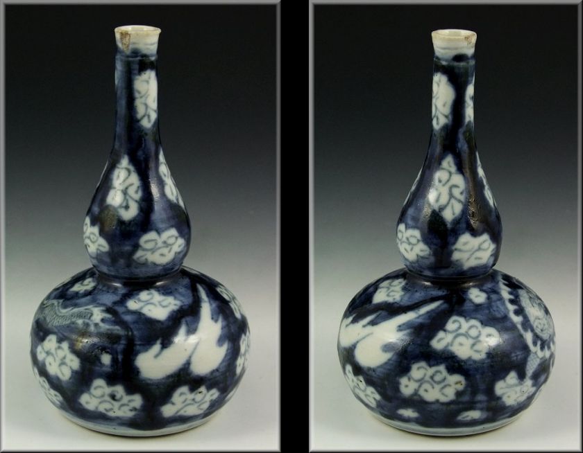 Fine Ming 16th / 17th Century Chinese Porcelain Vase  