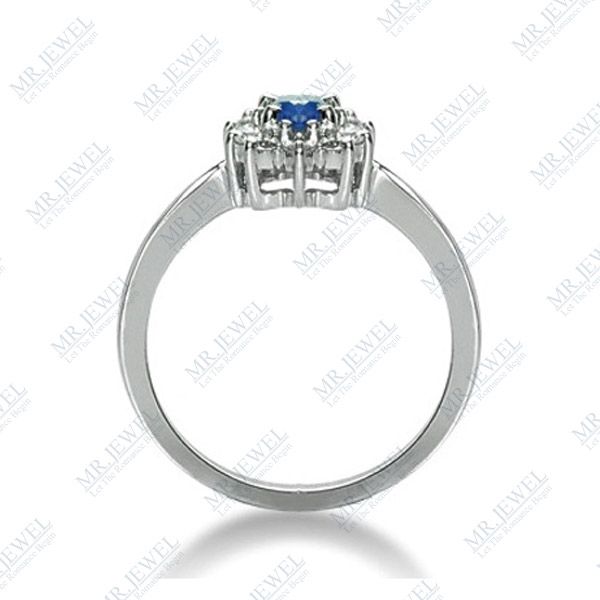 36 CT OVAL SAPPHIRE AND DIAMOND RING SET IN 14K WHITE  