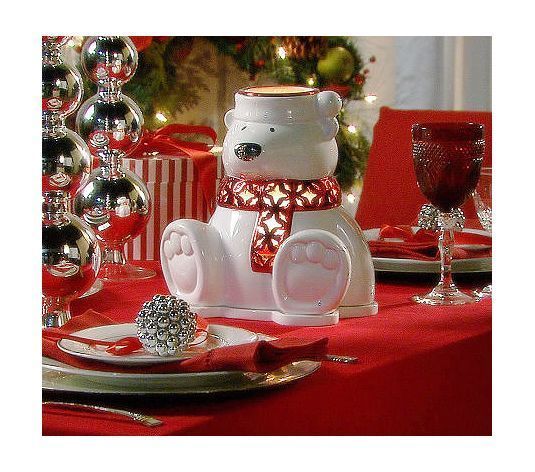 Slatkin & Co Pierced Figural 1 14.5oz Christmas Candle Polar Bear 