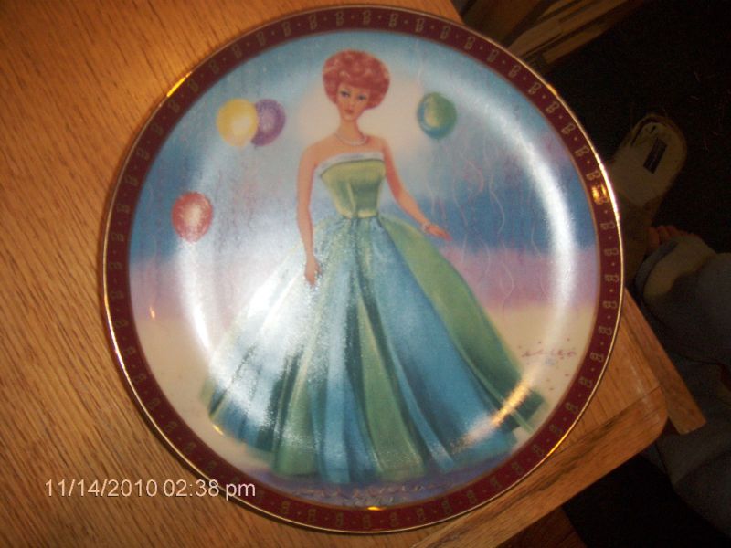 BARBIE HIGH FASHION COLLECT PLATE SENIOR PROM DANBURY  