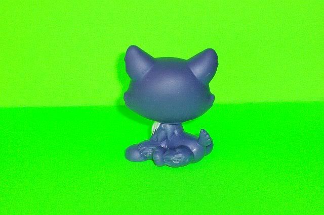 Littlest Pet Shop LPS Figure #1217 Purple Sitting Husky Dog Puppy 