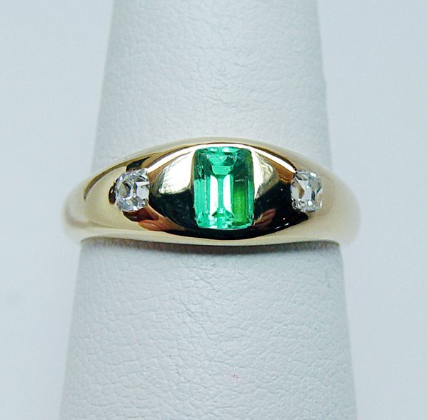 Antique Gem Emerald Old Mine cut Cushion Diamond 18K Gold Ring Estate 