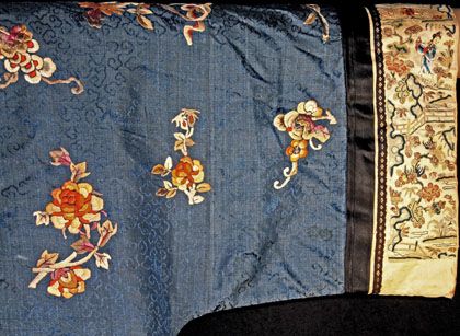 ANTIQUE CHINESE OLD QING DYNASTY SILK COURT ROBE HAND EMBROIDERED 