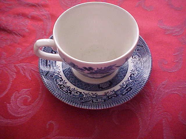 Bluewillow Blue Willow Churchill England Cup & Saucer  