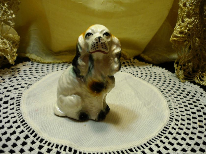 VINTAGE ENGLISH SPRINGER SPANIEL DOG FIGURINE SITTING  