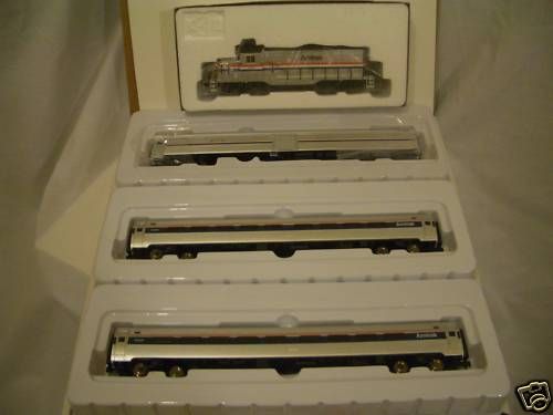 HO AMTRAK PASSENGER FOOD SERVICE CAR WALTHERS PH4  