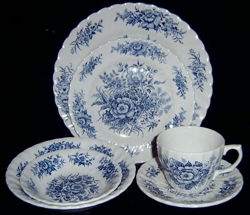 British Anchor Beacon Hill Blue White Dinner Plate  