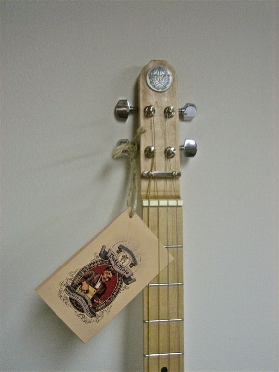 NEW Daddy Mojo Cigar Box Guitar Standard 4 String Model      