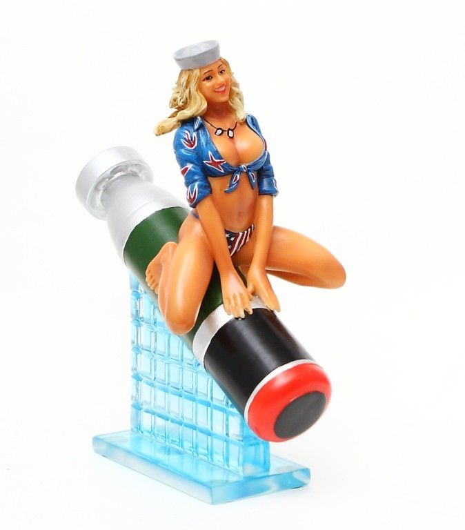 US NAVY SUBMARINER MILITARY PIN UP GIRL STATUE FIGURINE  