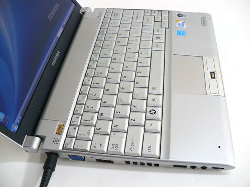 TOSHIBA PORTEGE R600 LAPTOP 1.4 GHz U9400 1GB 160GB DVDRW  